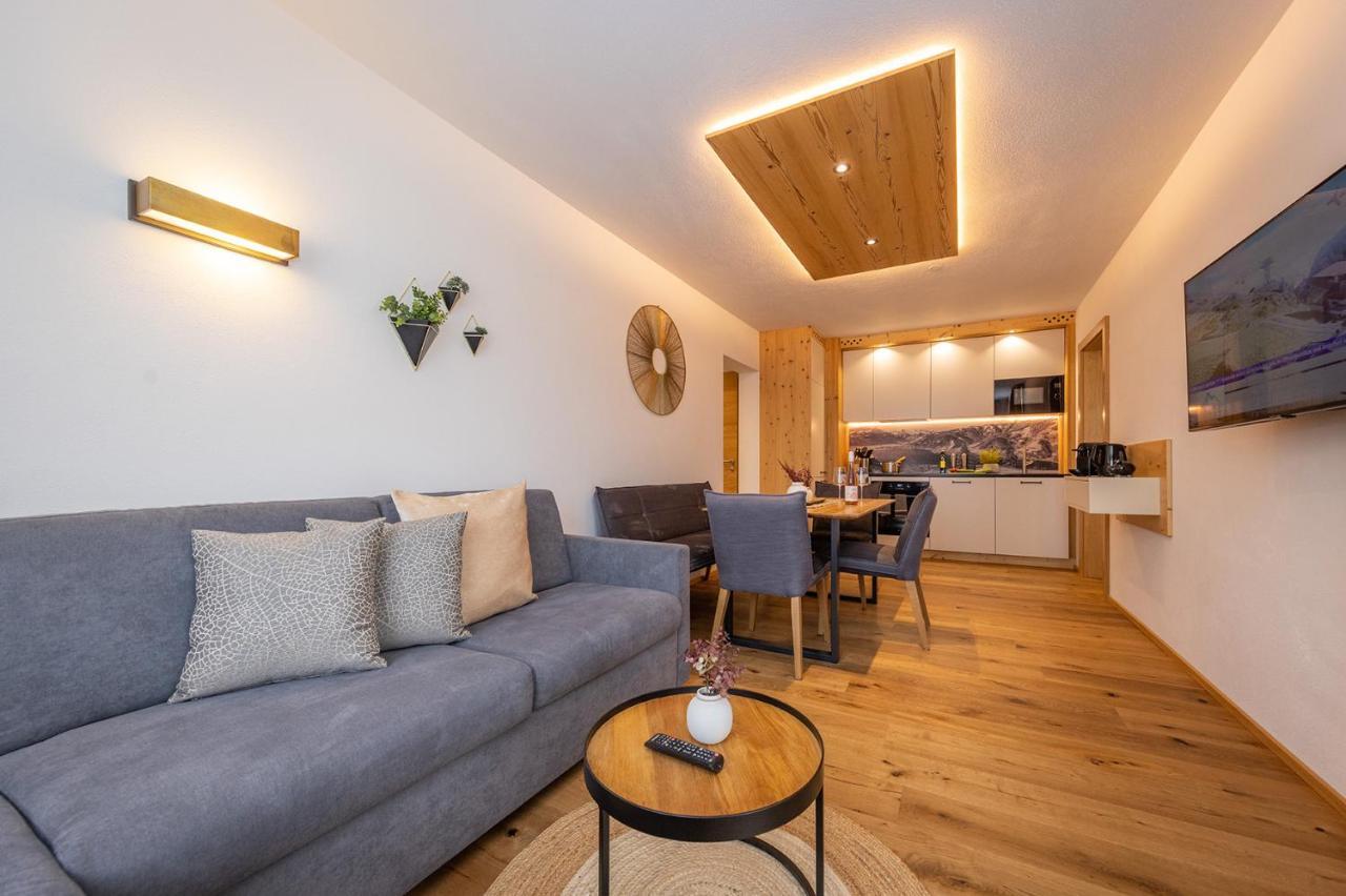 Fesh Living Apartment